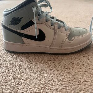 Air Jordan 1 Mid SE 'White Ice Blue'